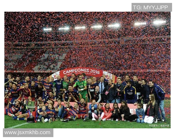 足球明星的辉煌历程与精彩瞬间全景展示图文版